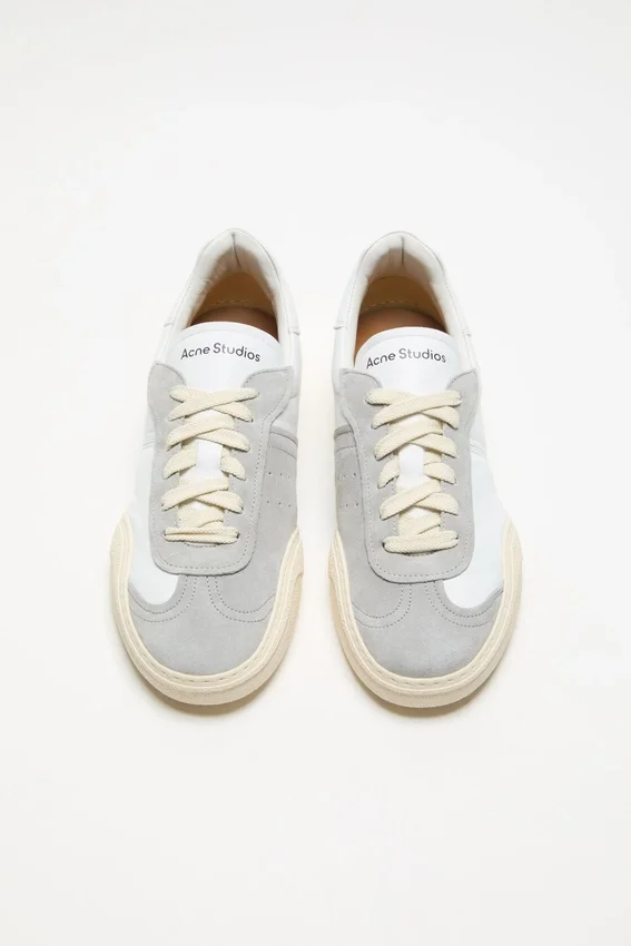 Leather sneakers