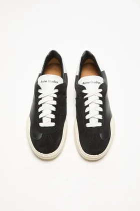 Leather sneakers