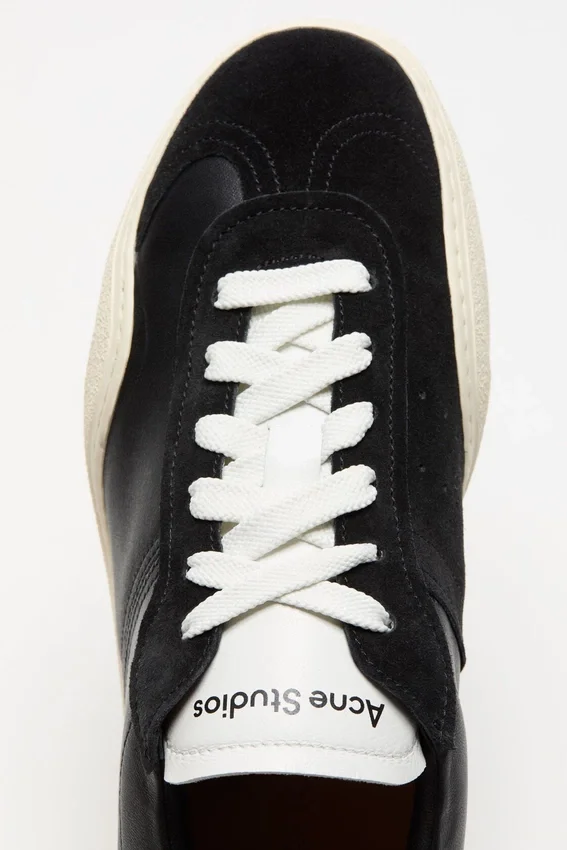 Leather sneakers