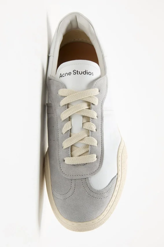 Leather sneakers