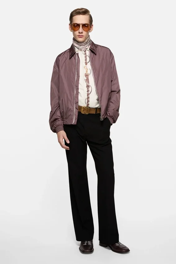 Lightweight jacket with logo