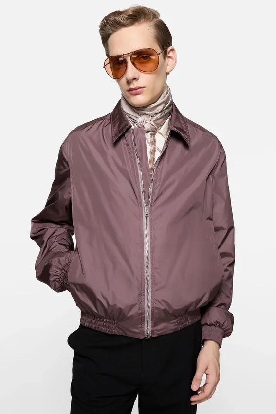 Lightweight jacket with logo