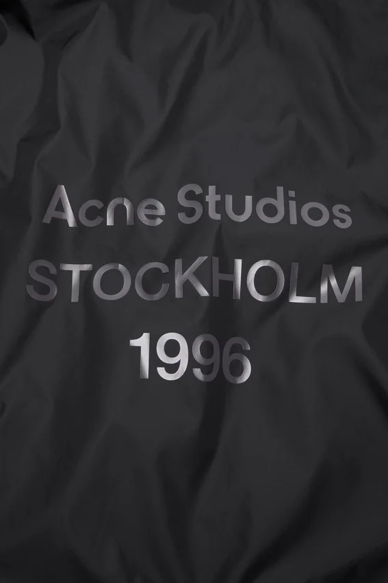 Lightweight nylon jacket