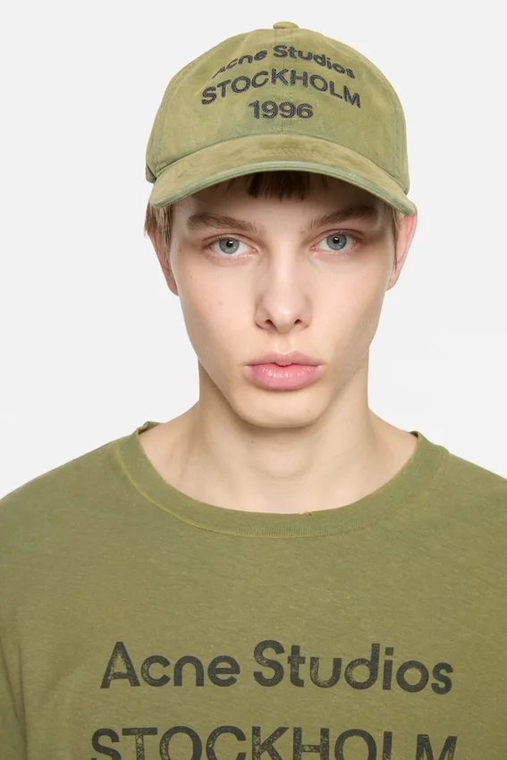 Logo cap