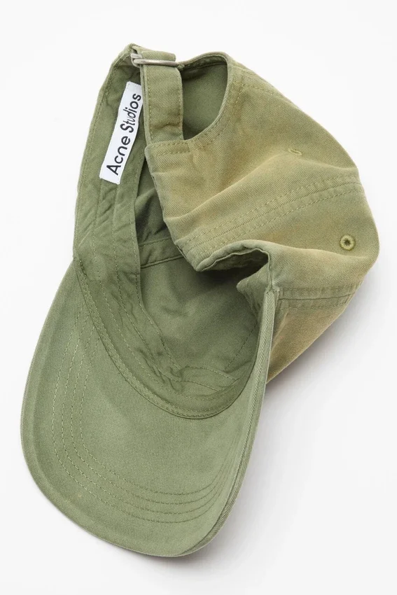 Logo cap