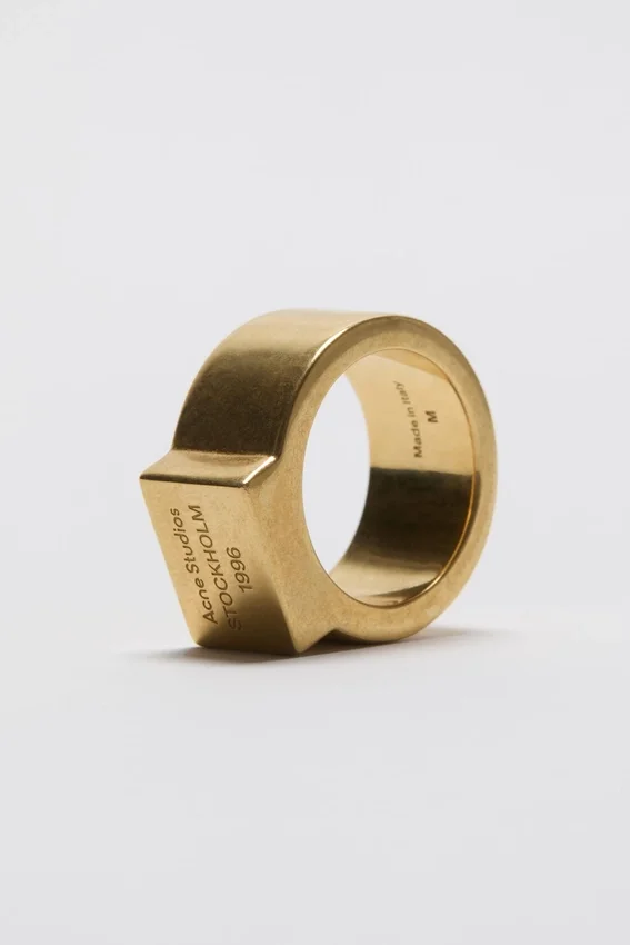 Logo engraved signet ring
