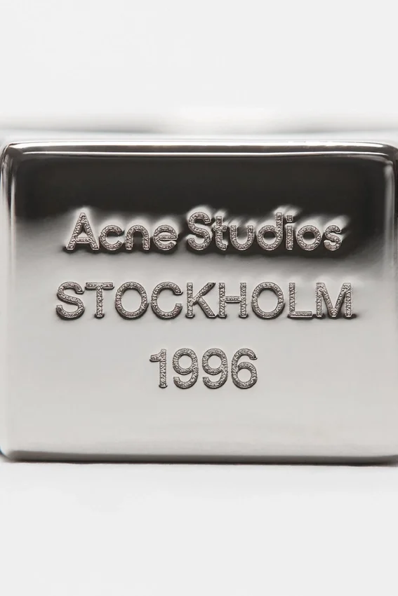Logo engraved signet ring