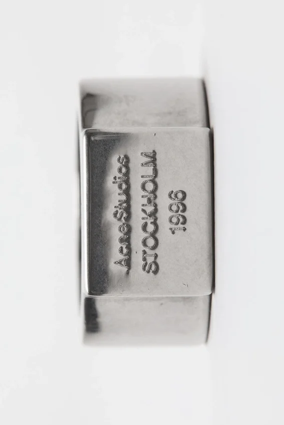 Logo engraved signet ring