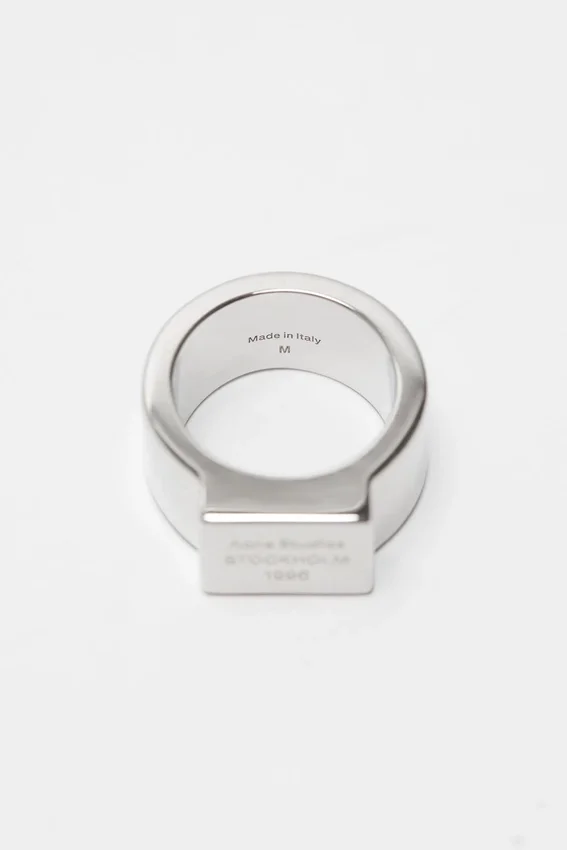 Logo engraved signet ring