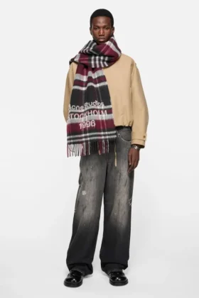 Logo scarf with fringe