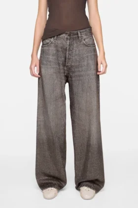 Loose rhinestone jeans – 1981