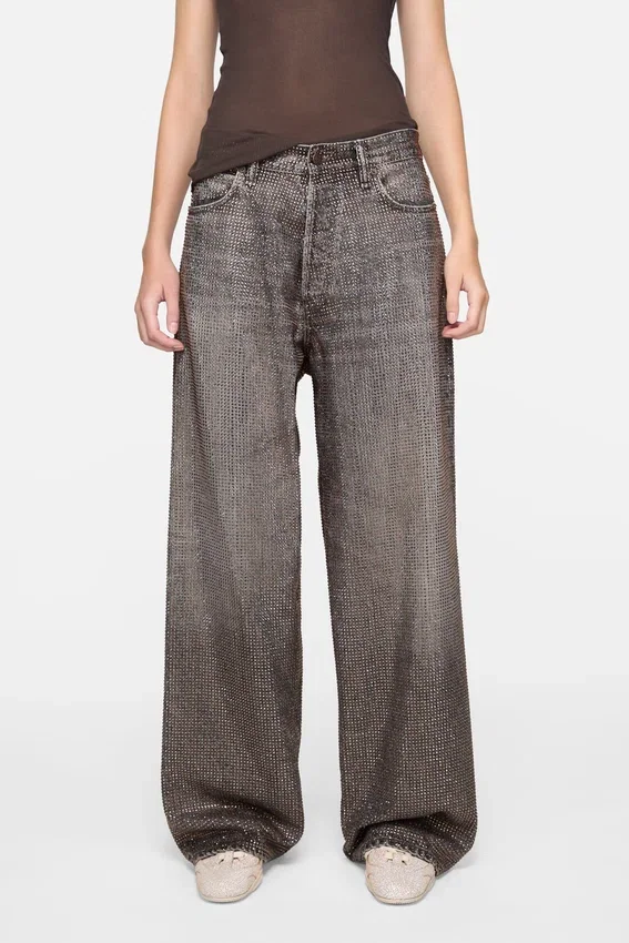 Loose rhinestone jeans – 1981