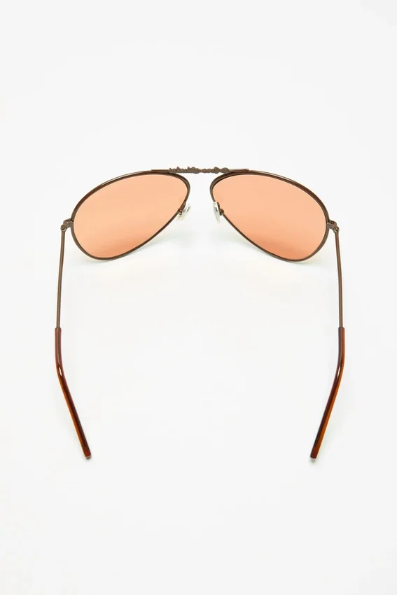 Metal aviator sunglasses
