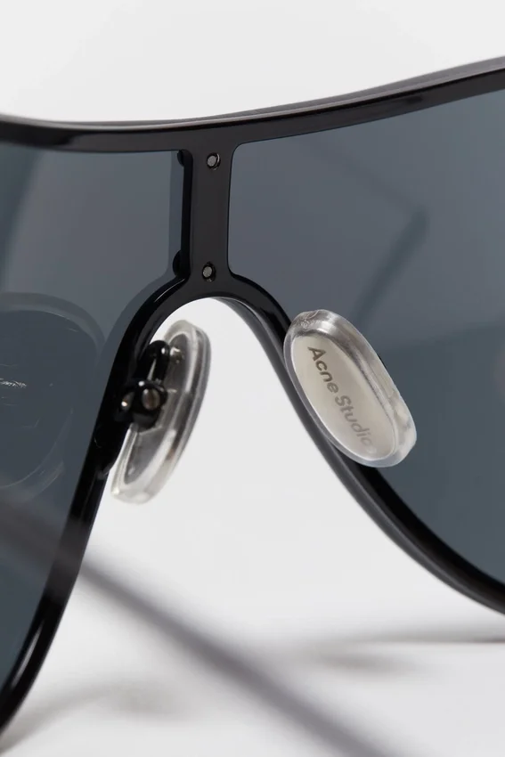 Metal frame sunglasses