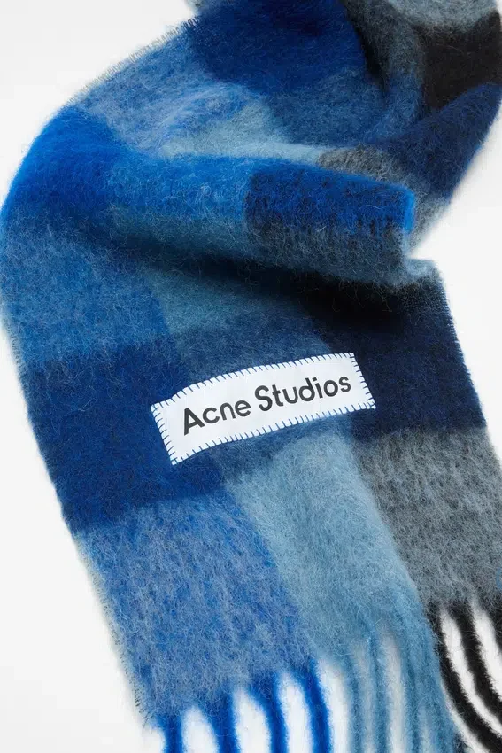 Mohair checked scarf