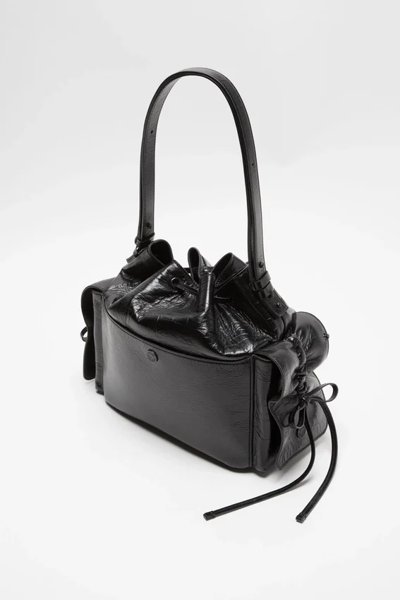 Multipocket bucket bag