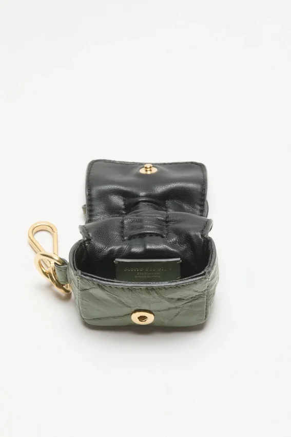 Multipocket headphones case