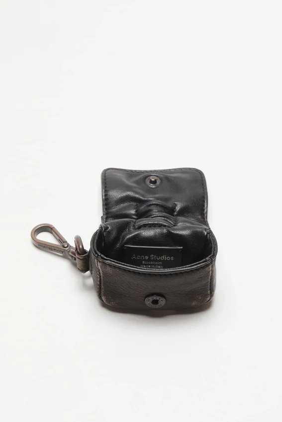 Multipocket headphones case