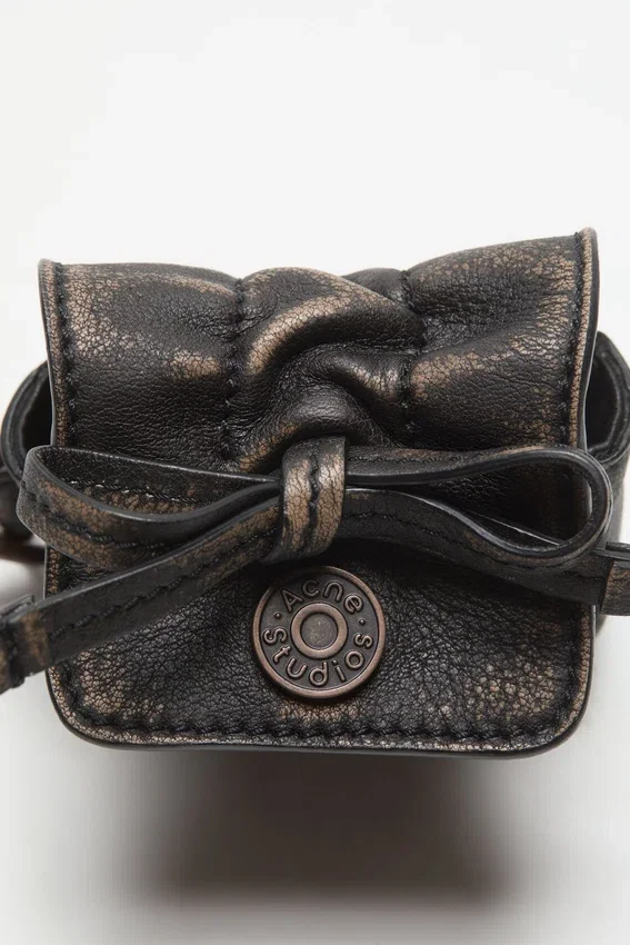 Multipocket headphones case