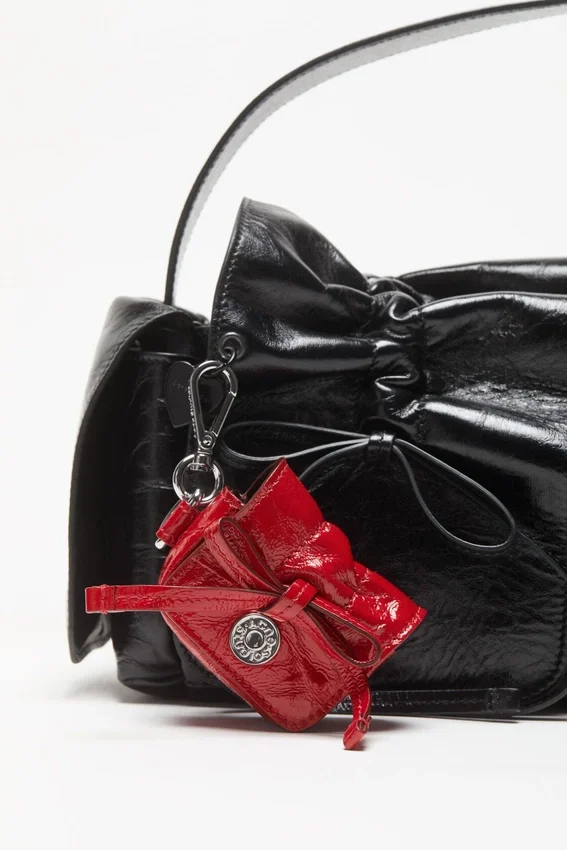 Multipocket headphones case