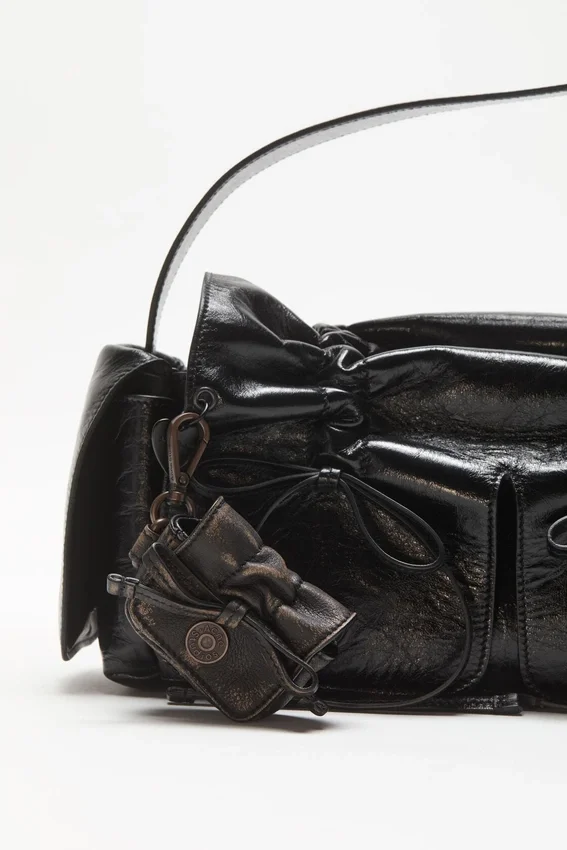 Multipocket headphones case