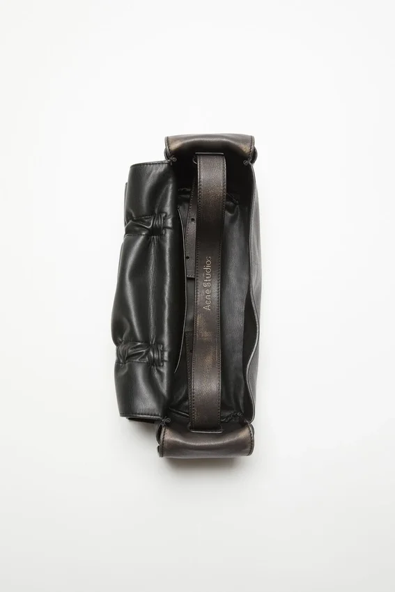 Multipocket shoulder bag