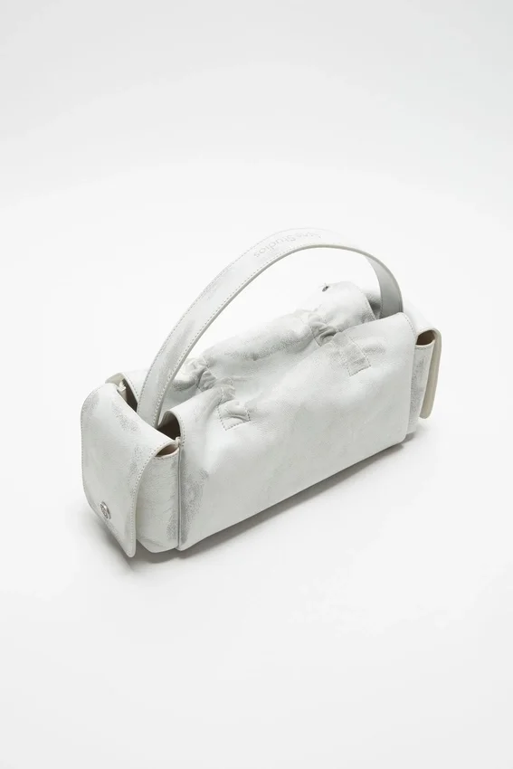 Multipocket shoulder bag