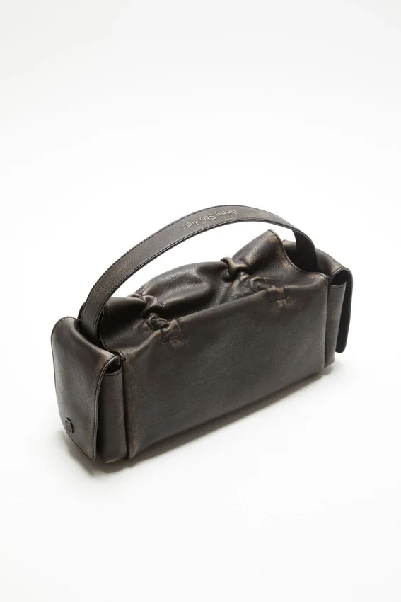 Multipocket shoulder bag