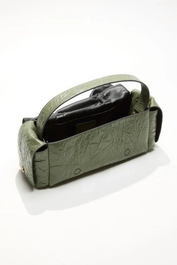 Multipocket shoulder bag