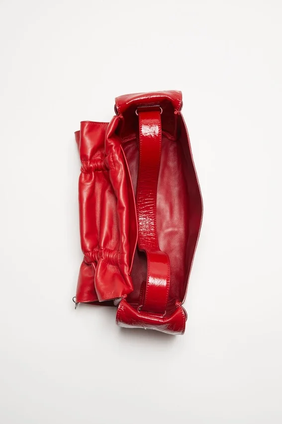Multipocket shoulder bag
