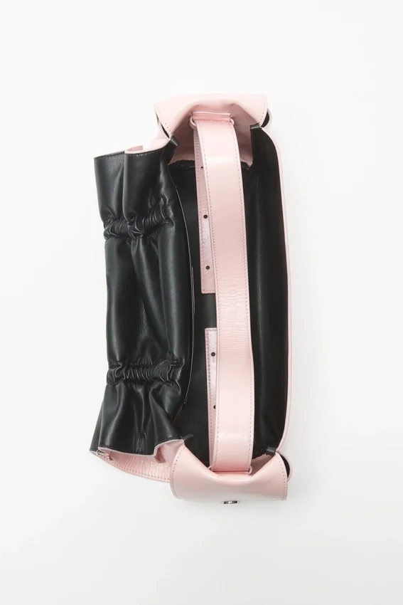 Multipocket shoulder bag