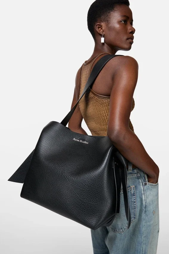 Musubi midi shoulder bag