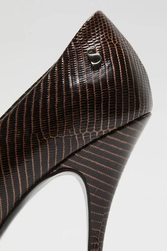Pointed-Toe Lizard-Print Pump