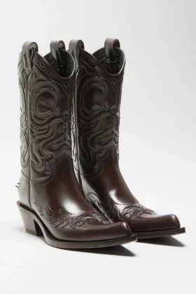 Pointy leather cowboy boot