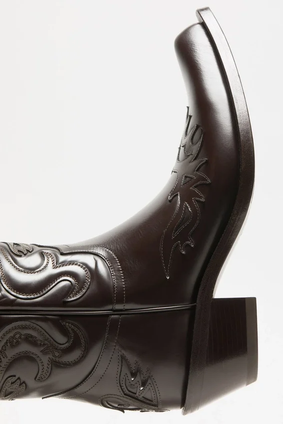 Pointy leather cowboy boot