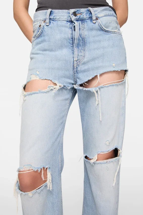 Regular fit distressed jeans - 2010F