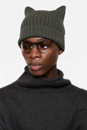 Ribbed square beanie