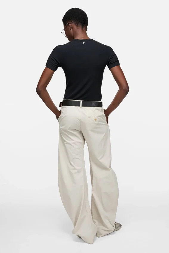Ribbed t-shirt with zipper