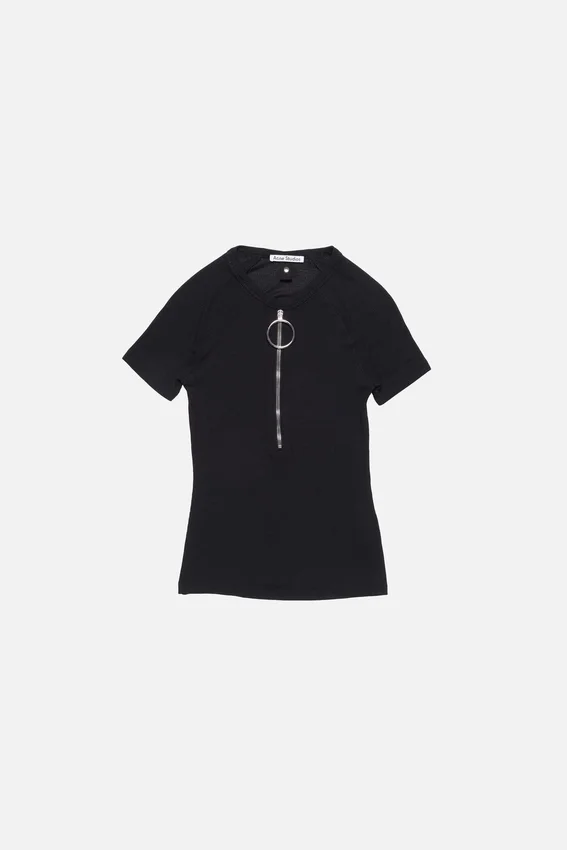 Ribbed t-shirt with zipper