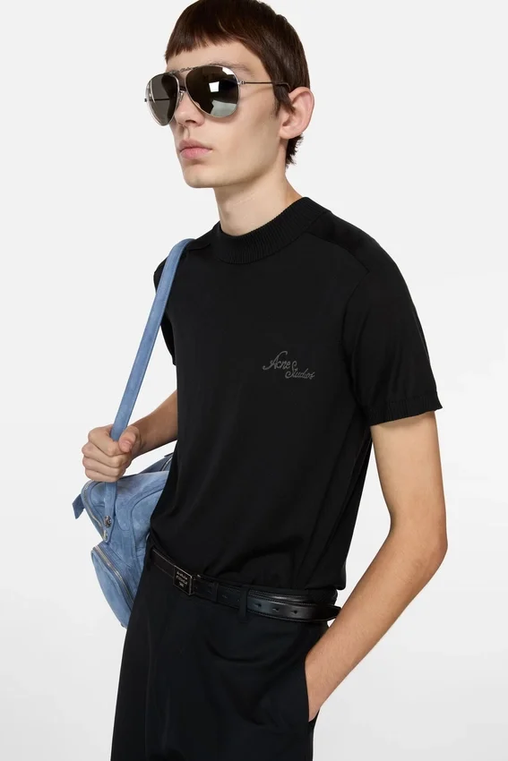 Short-sleeve knit