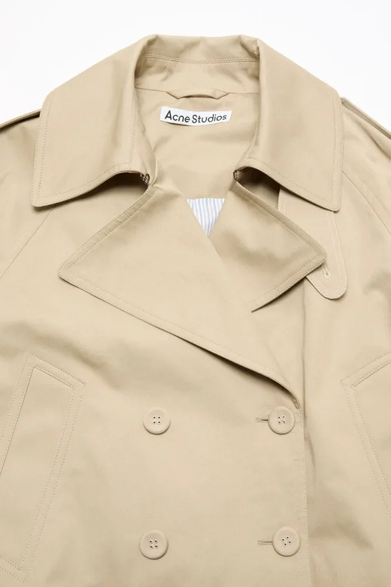 Short trench coat