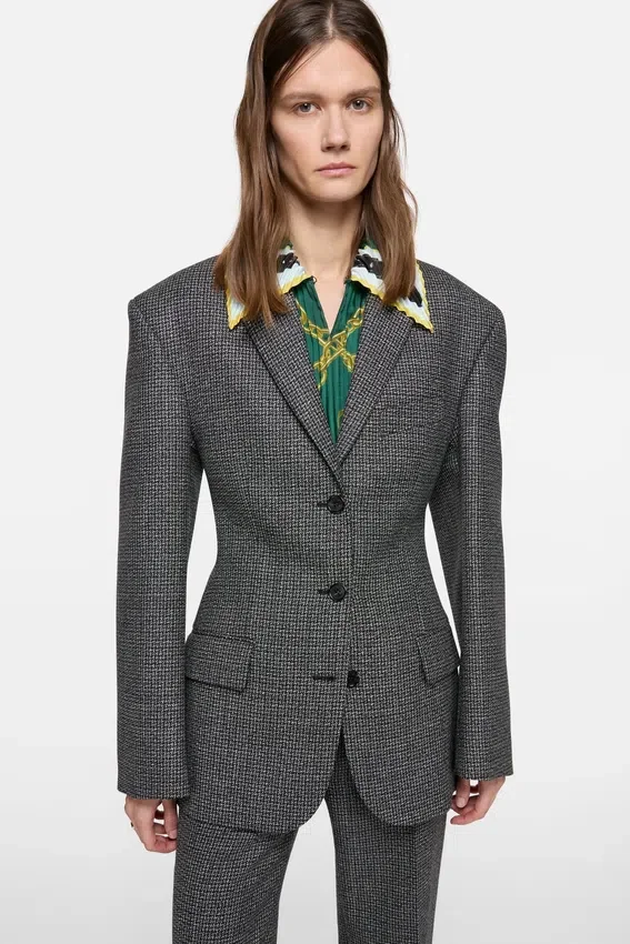 Single-breasted suit jacket