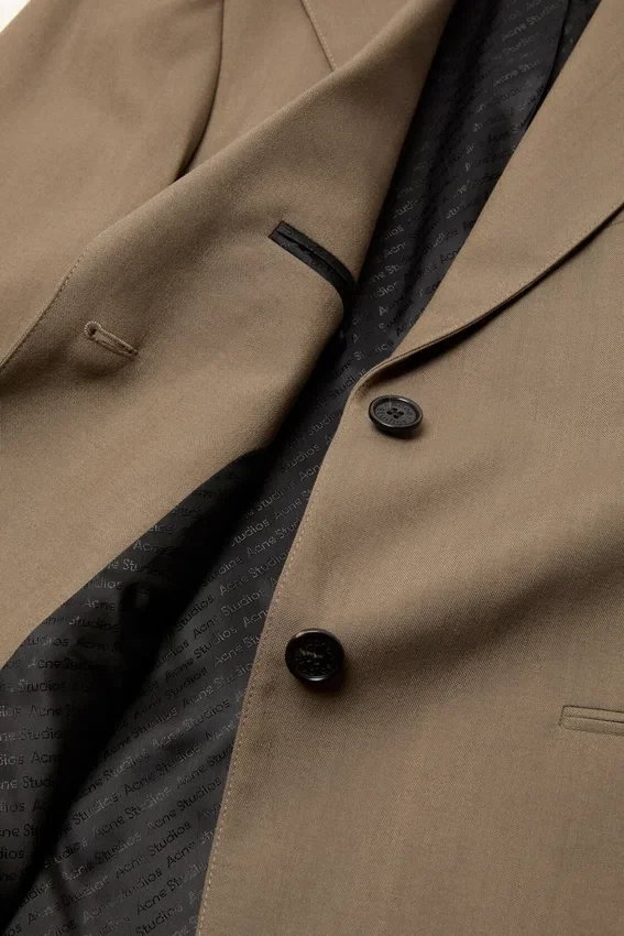 Single-breasted suit jacket