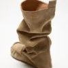 Slouch saddle boots