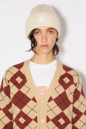 Small face logo beanie