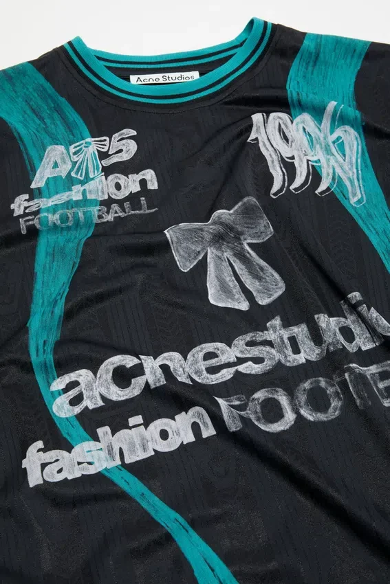 Sports jersey graphic t-shirt