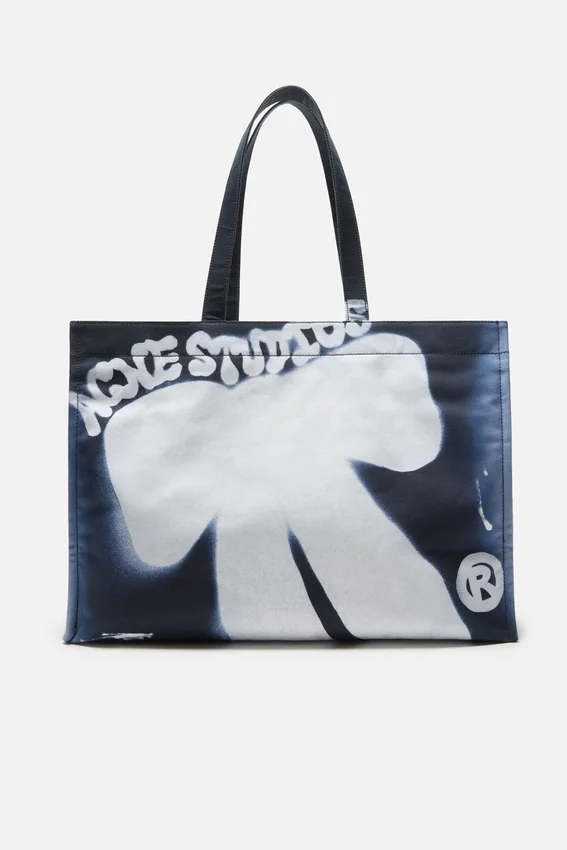Spray logo shopper tote