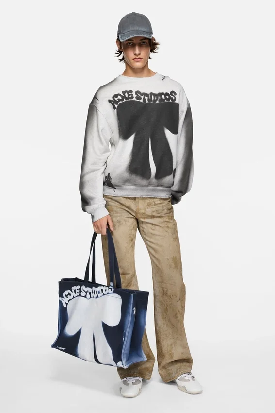 Spray logo shopper tote