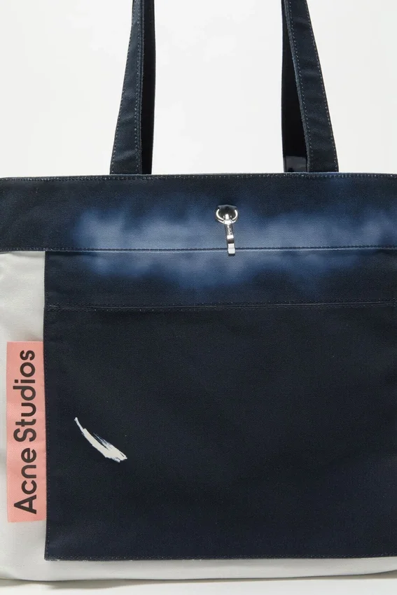 Spray logo shopper tote