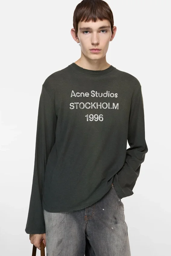 Sprayed 1996 logo t-shirt
